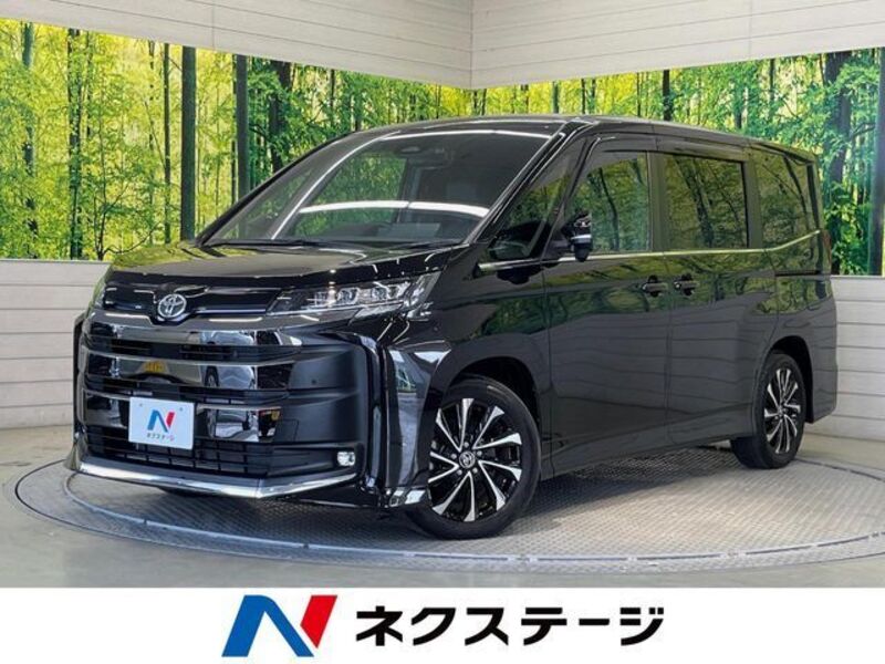 TOYOTA NOAH