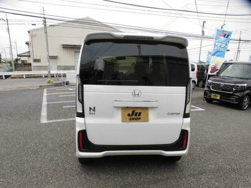 N BOX CUSTOM