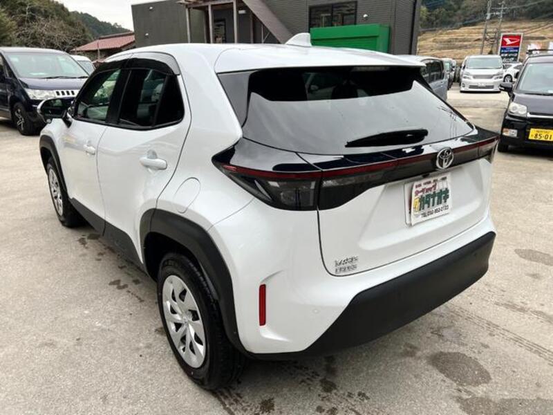 YARIS CROSS