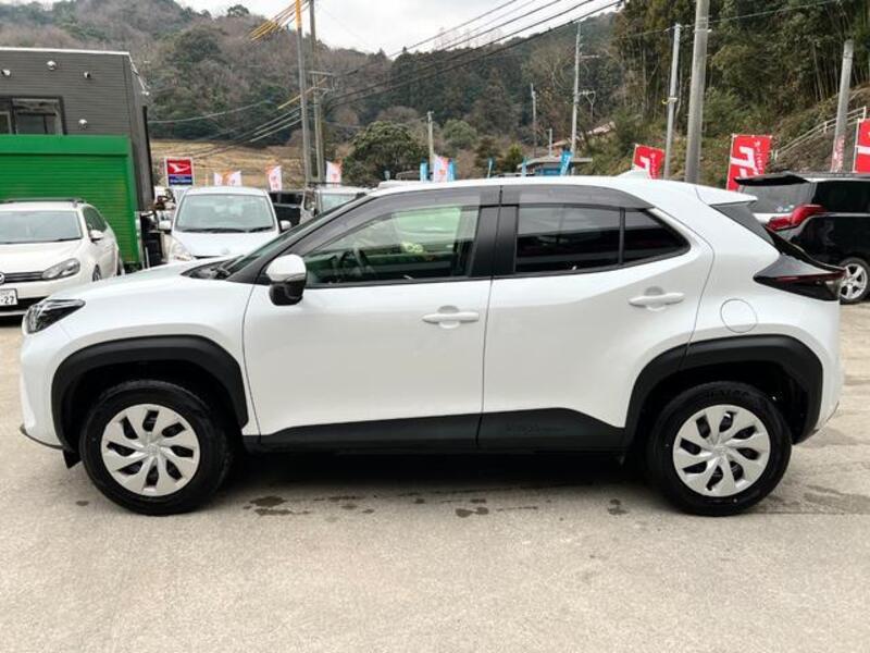 YARIS CROSS