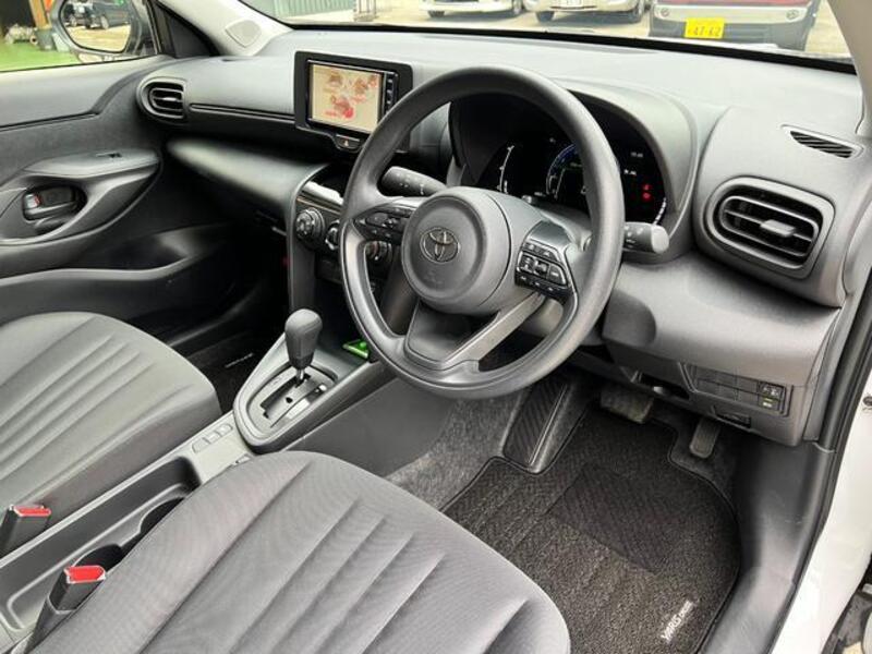 YARIS CROSS