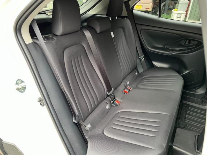 YARIS CROSS