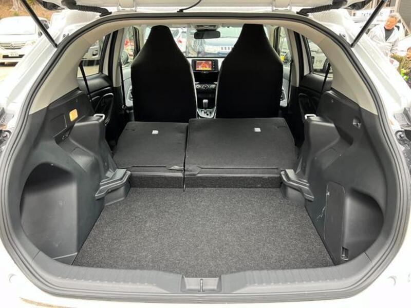 YARIS CROSS