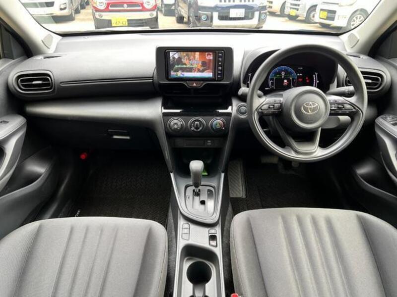 YARIS CROSS