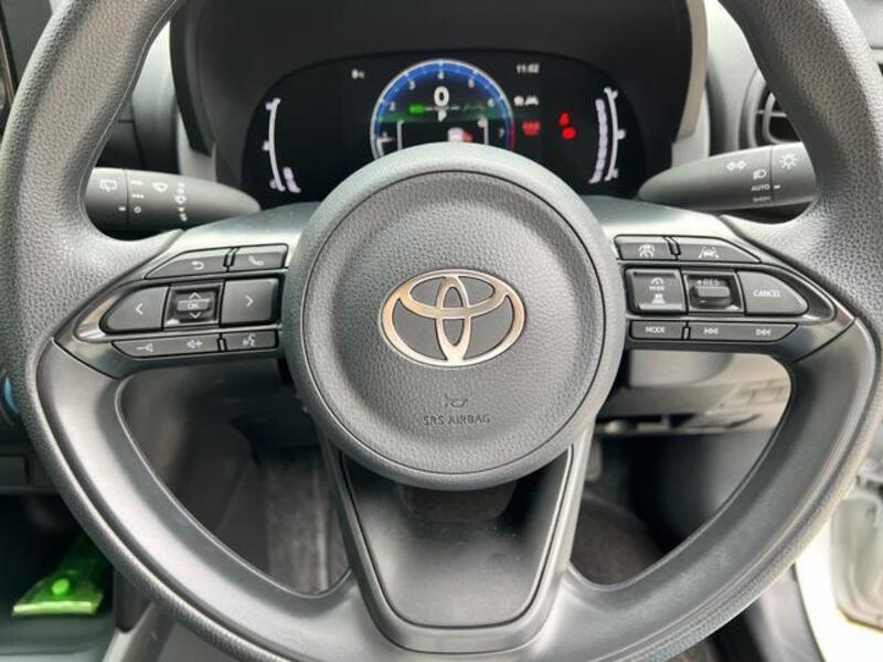 YARIS CROSS