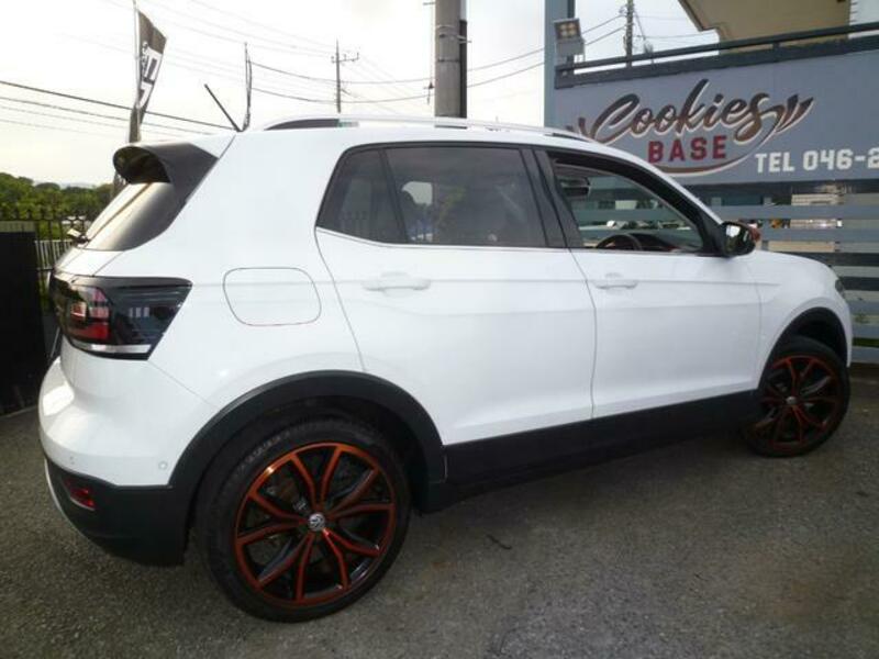 T CROSS