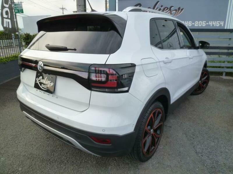 T CROSS