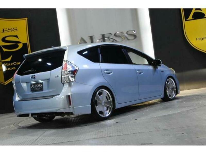 PRIUS ALPHA