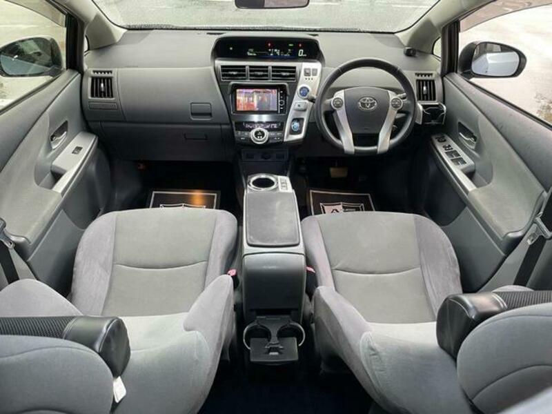 PRIUS ALPHA