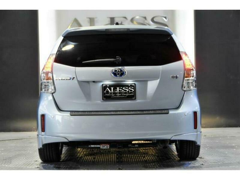PRIUS ALPHA