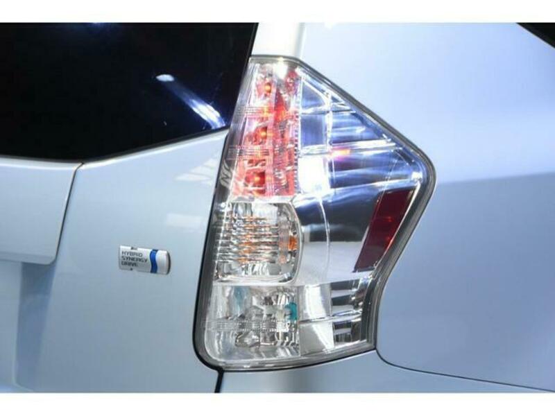 PRIUS ALPHA
