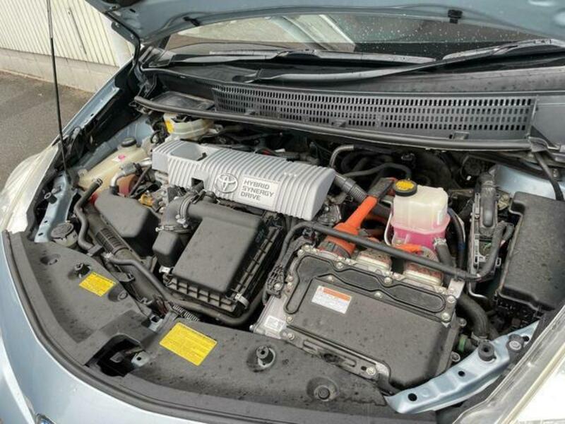 PRIUS ALPHA