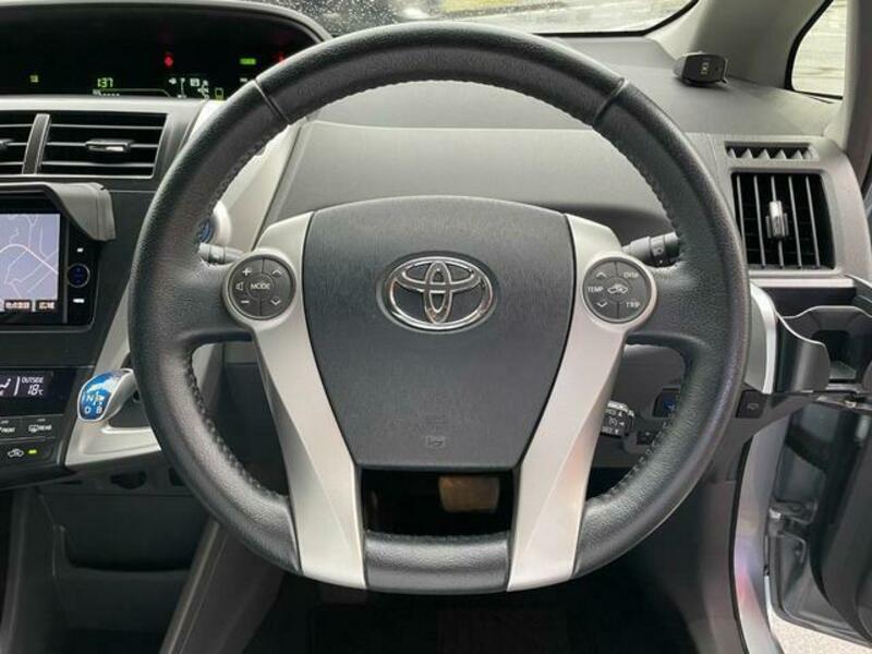 PRIUS ALPHA