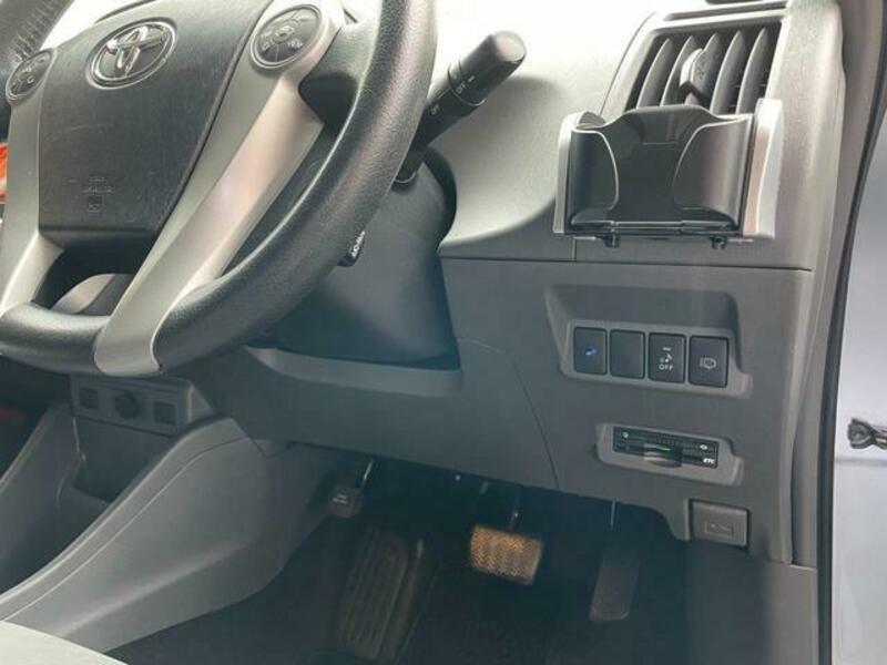 PRIUS ALPHA