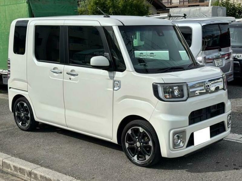 DAIHATSU WAKE