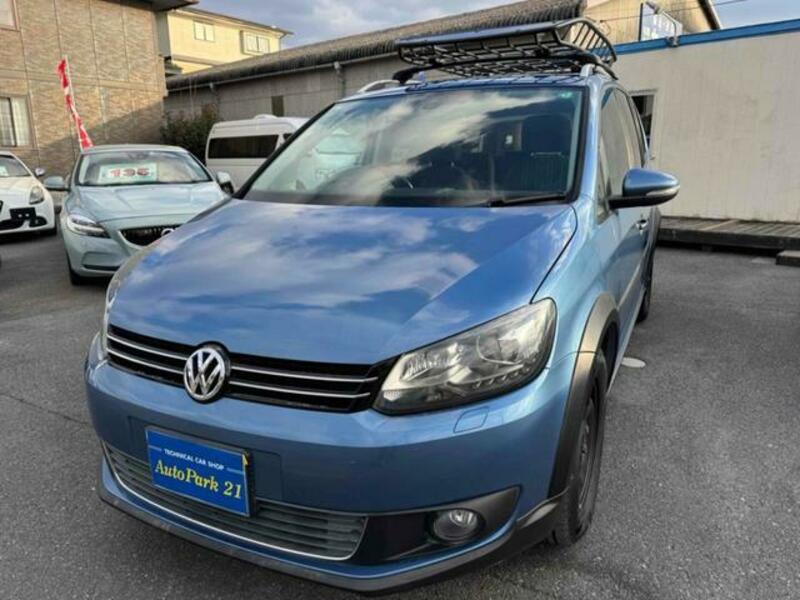VOLKSWAGEN GOLF TOURAN
