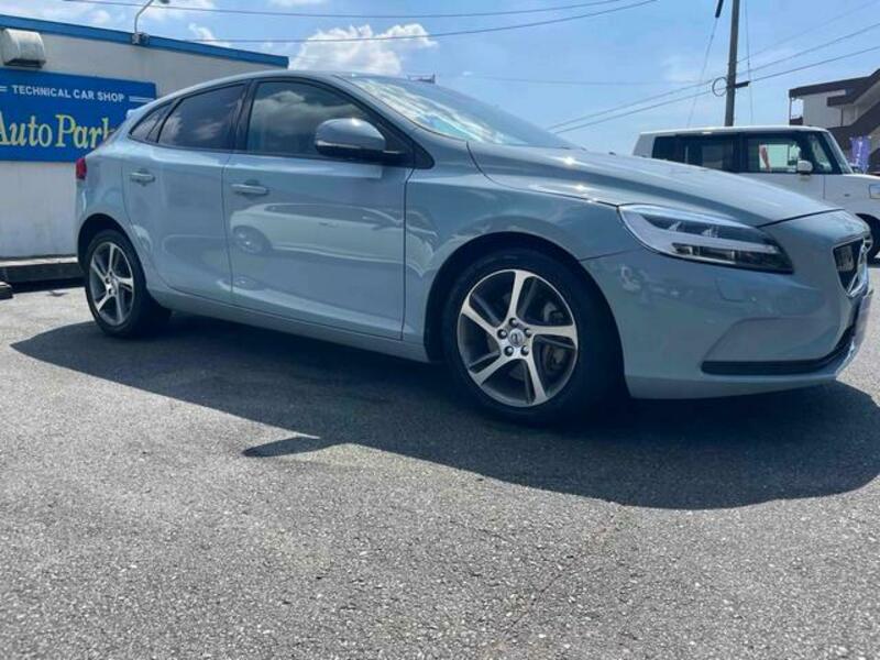 V40