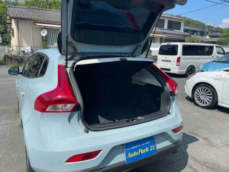 V40