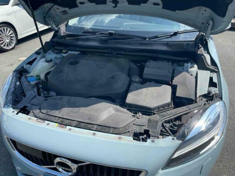 V40