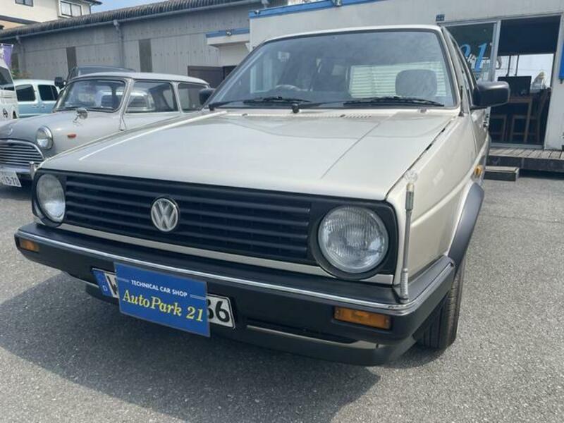 VOLKSWAGEN GOLF