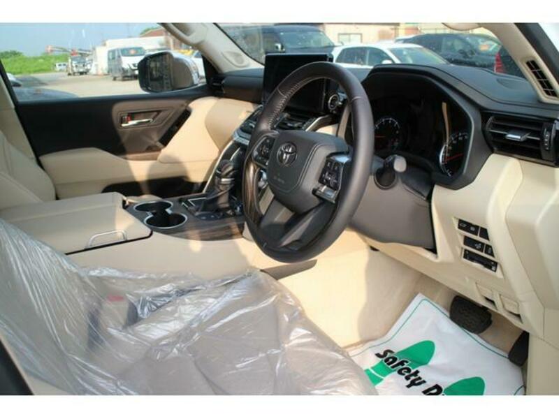 LAND CRUISER