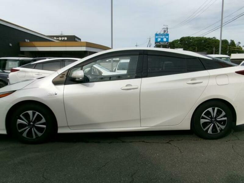 PRIUS PHV