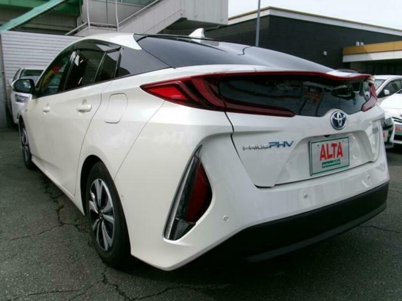 PRIUS PHV