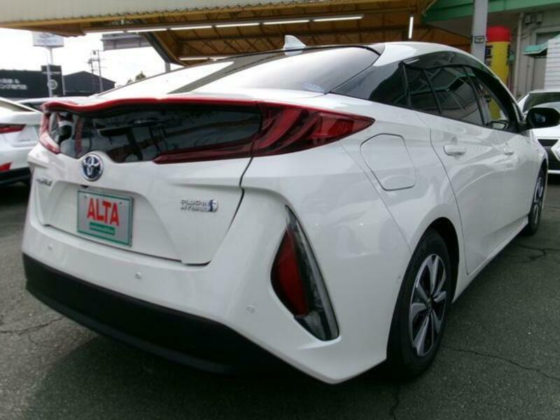 PRIUS PHV