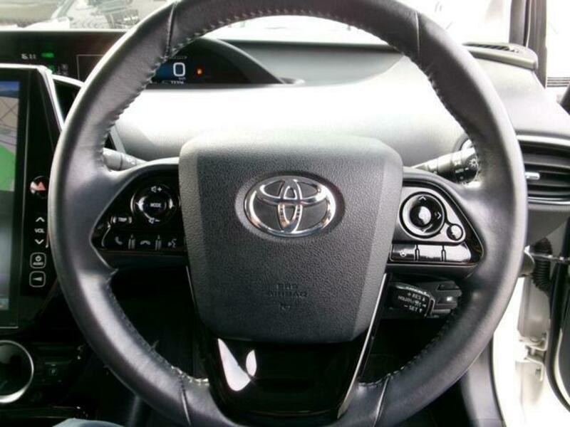 PRIUS PHV