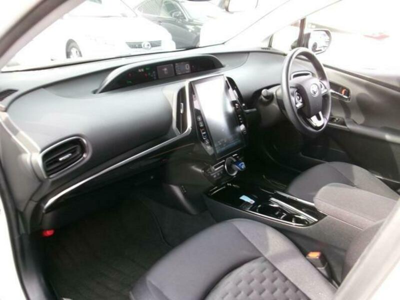 PRIUS PHV
