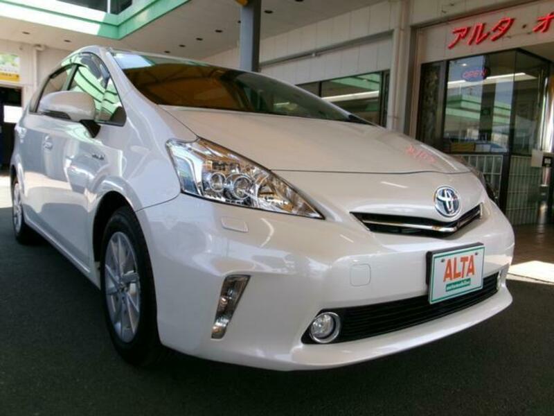 PRIUS ALPHA