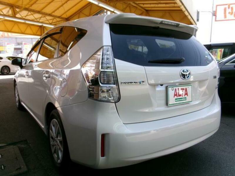 PRIUS ALPHA