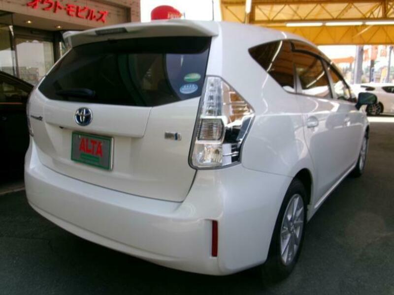 PRIUS ALPHA
