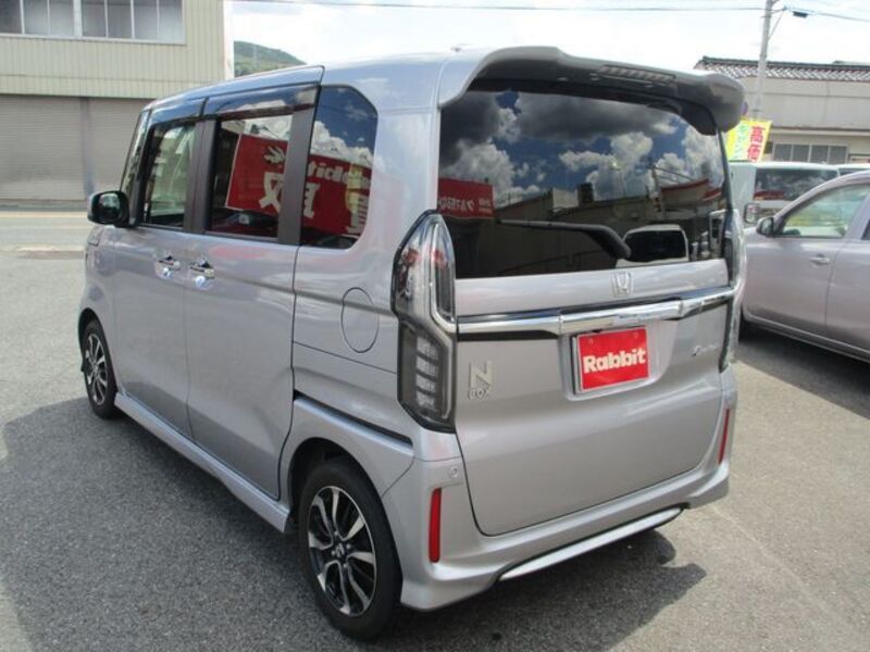 N BOX CUSTOM