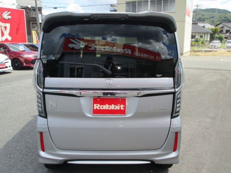 N BOX CUSTOM