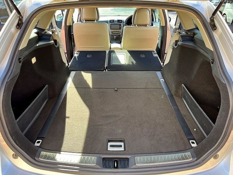 AVENSIS WAGON