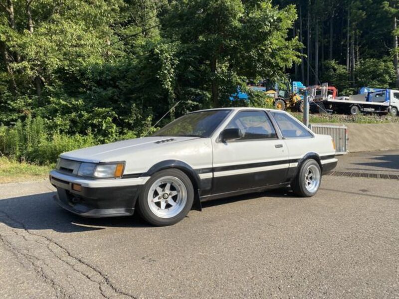 COROLLA LEVIN