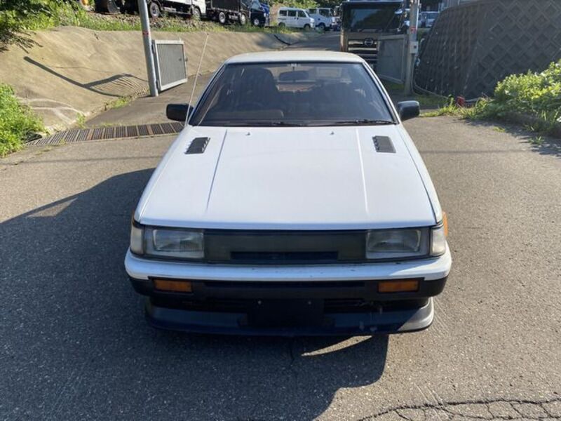 COROLLA LEVIN
