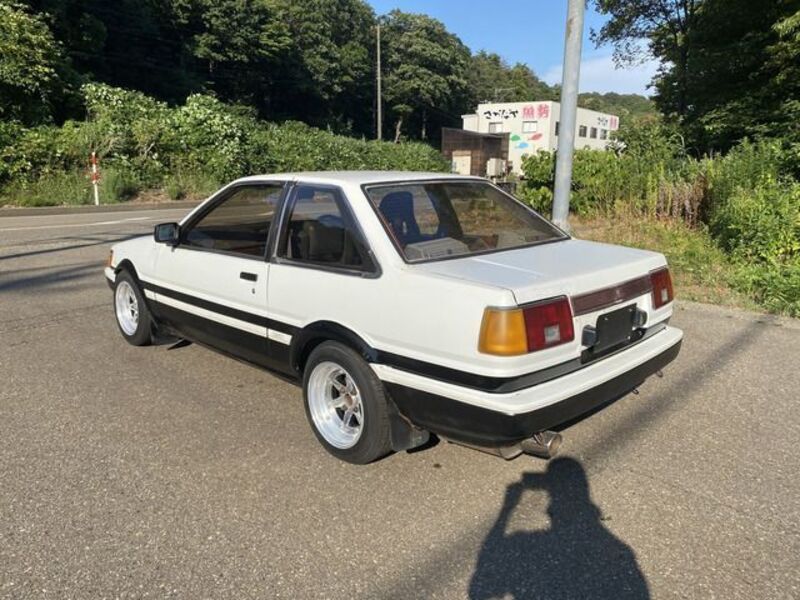COROLLA LEVIN