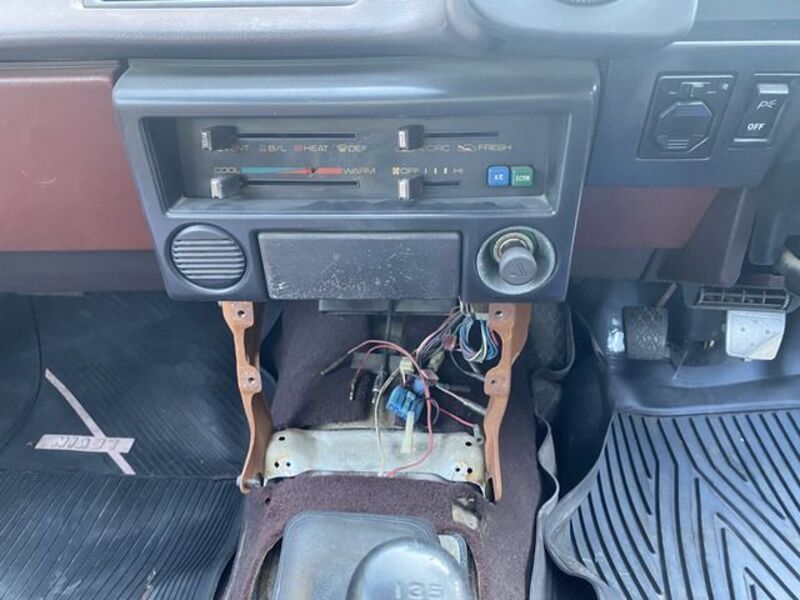 COROLLA LEVIN