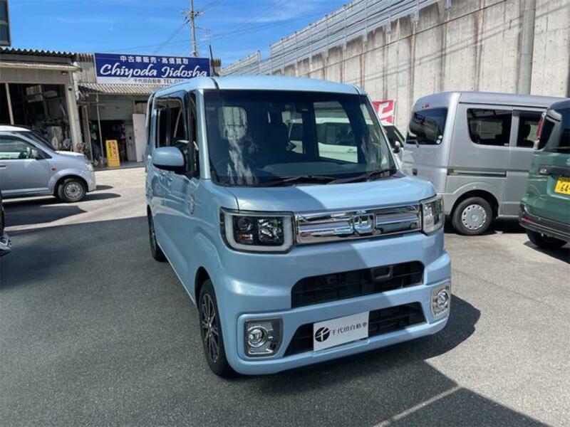 DAIHATSU WAKE