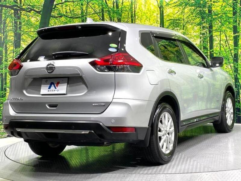 X-TRAIL
