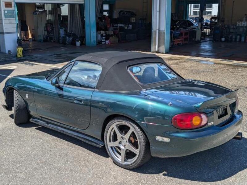 ROADSTER