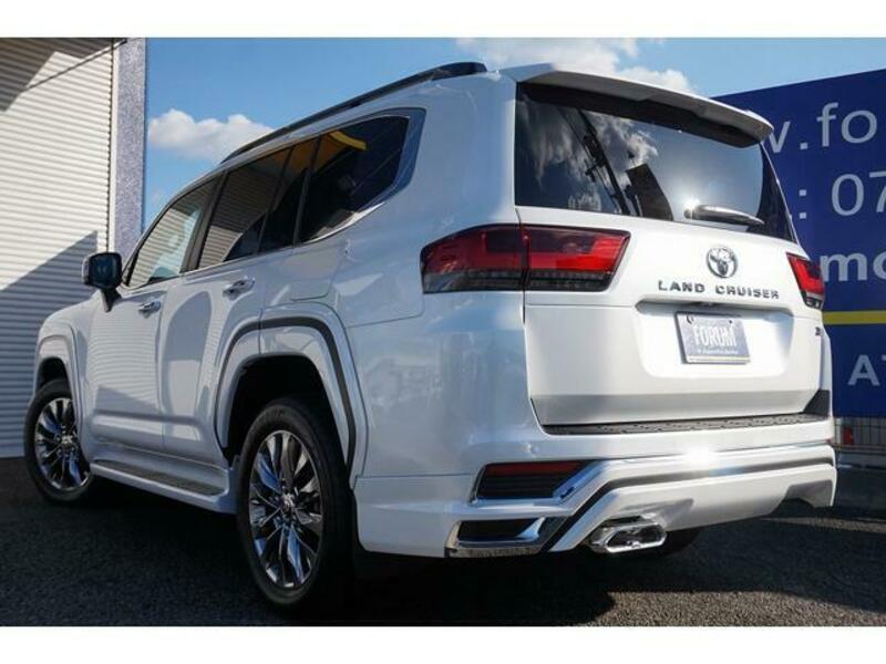 LAND CRUISER