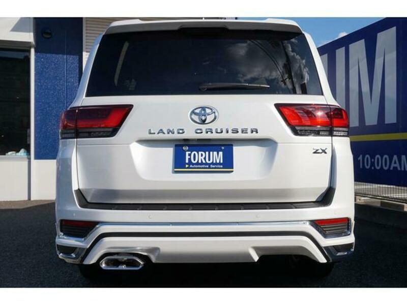 LAND CRUISER