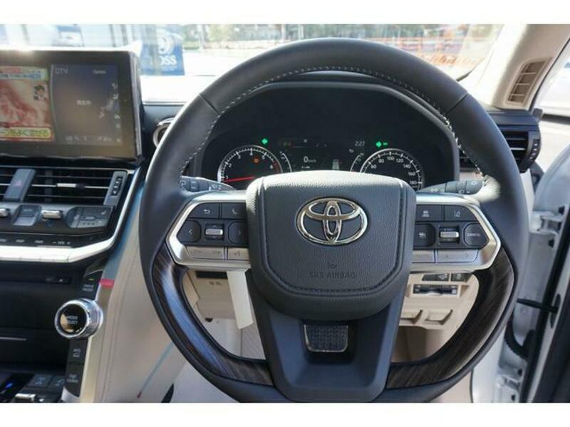 LAND CRUISER