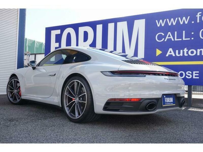 911