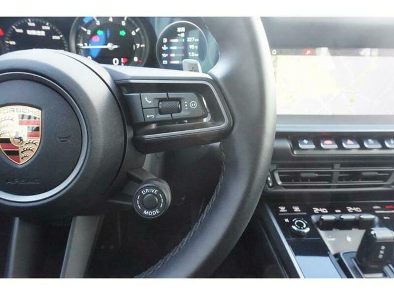 911