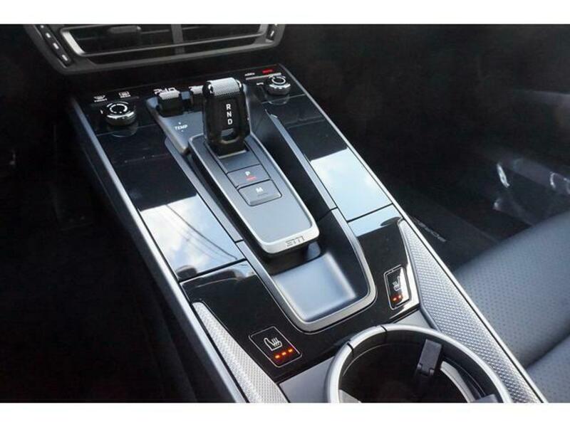911
