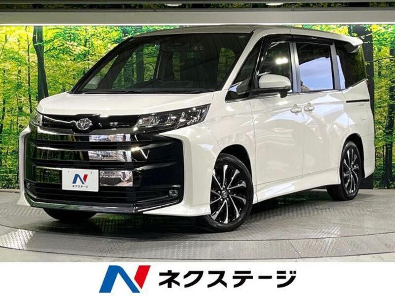 TOYOTA NOAH